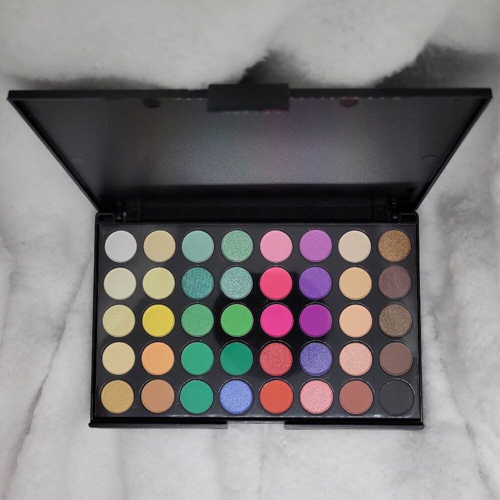 40 Color | Vibrant Candy | Eyeshadow Palette